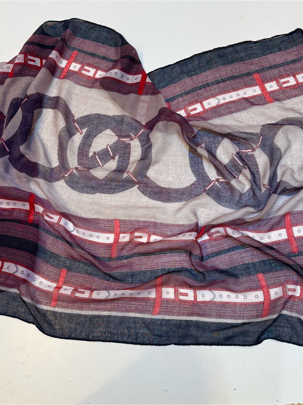 Women's Red and Gray Chain-Link Print Scarf
